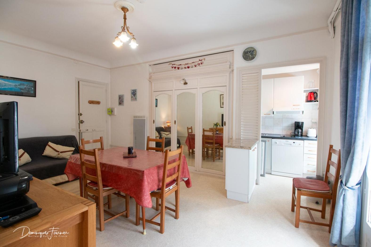 Pyrenees Palace Apartment Bagneres-de-Luchon
