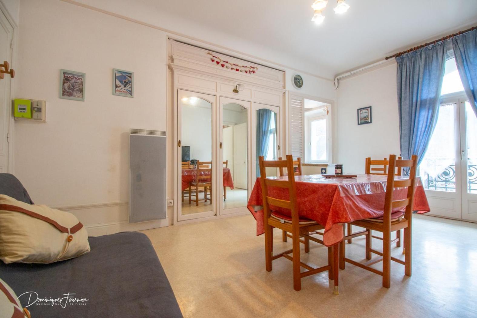 Pyrenees Palace Apartment